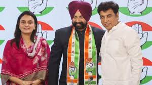 Punjab News: IPS अफसर ने 34 साल की नौकरी से VRS लेकर कांग्रेस, कहा कि राहुल गांधी से प्रभावित हूं