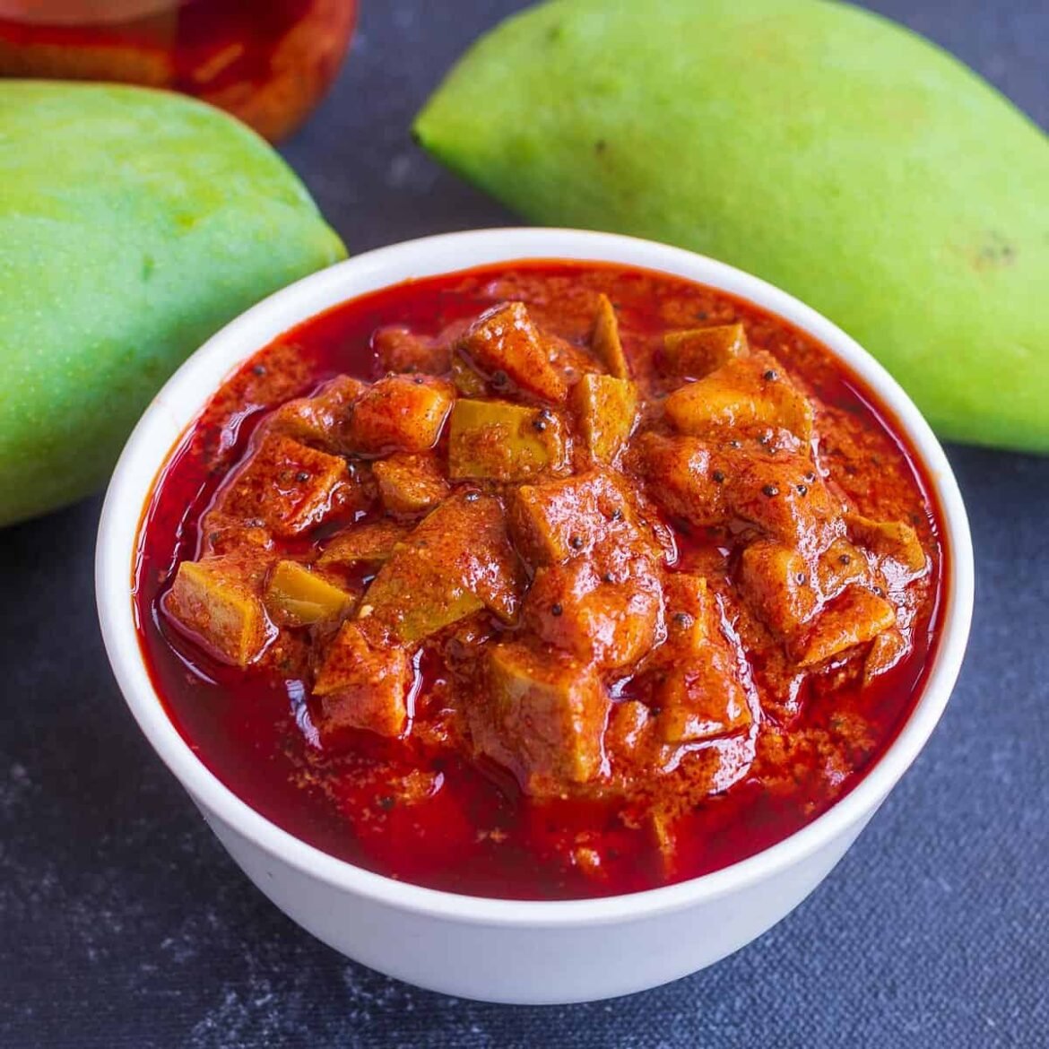 Instant Mango Pickle Recipe: आम का अचार खाने के लिए नहीं करना होगा लंबा इंतजार, जाने झटपट आम का अचार बनाने की विधि 
