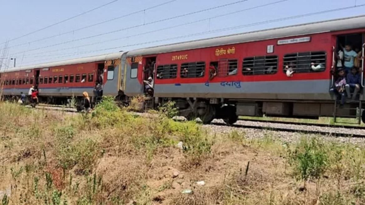 Lucknow Chandigarh Express: लखनऊ-चंडीगढ़ एक्सप्रेस के पहियों में आग लगी, ट्रेन रुकने से पहले ही यात्री कूदने लगे, हो गए कई घायल