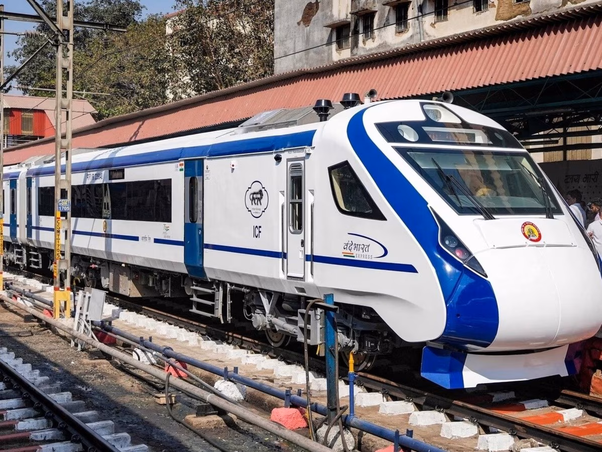 Railway Stock: ऑर्डर की बारिश के बीच इस रेलवे स्टॉक में तेजी, हाई पर पहुंचा शेयर 