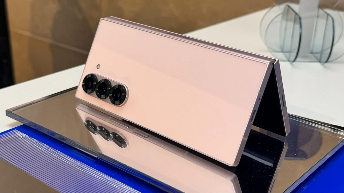 Samsung Galaxy Z Fold 6 5G और Galaxy Z Flip 6 5G की सेल शुरू हो गई, शानदार ऑफर्स मिल रहे हैं