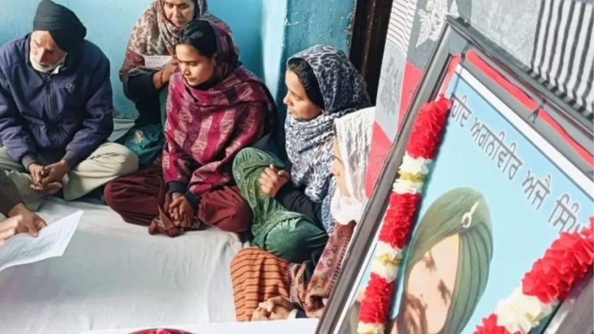 Rahul Gandhi: राहुल और सेना के बयान के बाद अब पूरा मुआवजा बताया,बलिदानी अग्निवीर अजय के पिता का यू-टर्न,