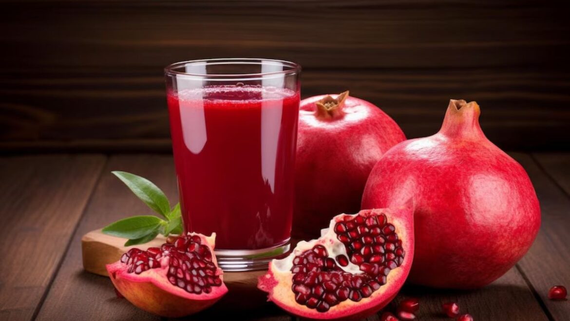 pomegranate juice In Uric Acid: ये लाल जूस यूरिक एसिड  में फायदा करता है जोड़ों में जमा क्रिस्टल को हटाते हैं