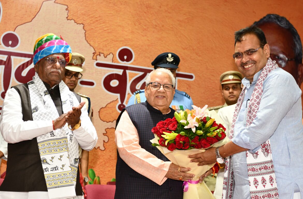 CM Shri Bhajanlal Sharma के आमंत्रण पर रात्रि भोज में हुए शामिल, नव नियुक्त राज्यपाल एवं निवर्तमान राज्यपाल