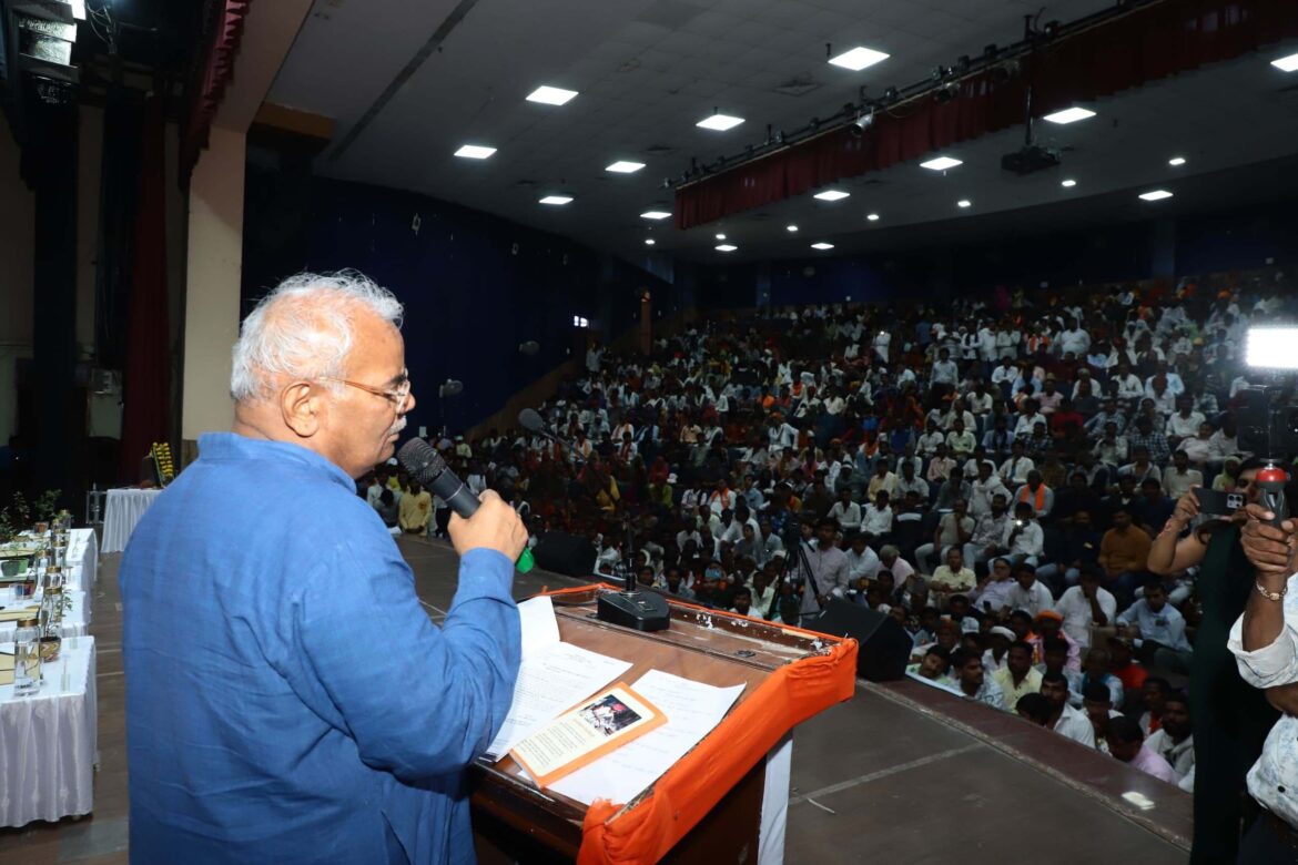 Education Minister Madan Dilawar ने विमुक्त, घुमन्तु, अर्ध घुमन्तु जनजातियों से संवाद किया