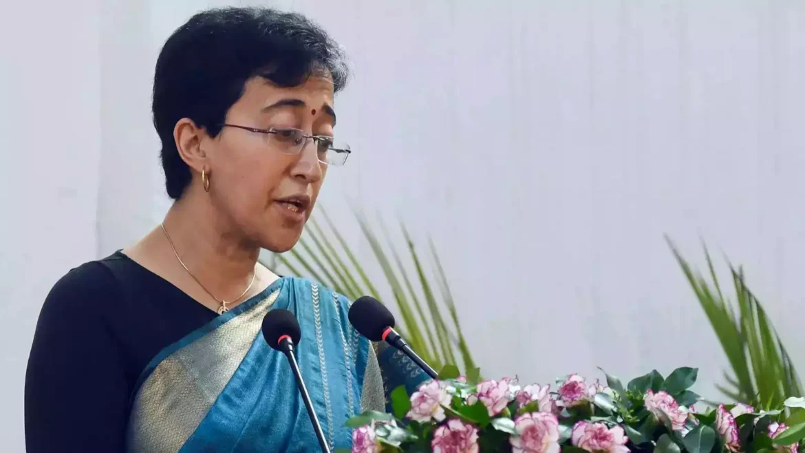 Atishi: दिल्ली कैबिनेट की बैठक में आज आतिशी CM पद की जिम्मेदारी संभालेंगी