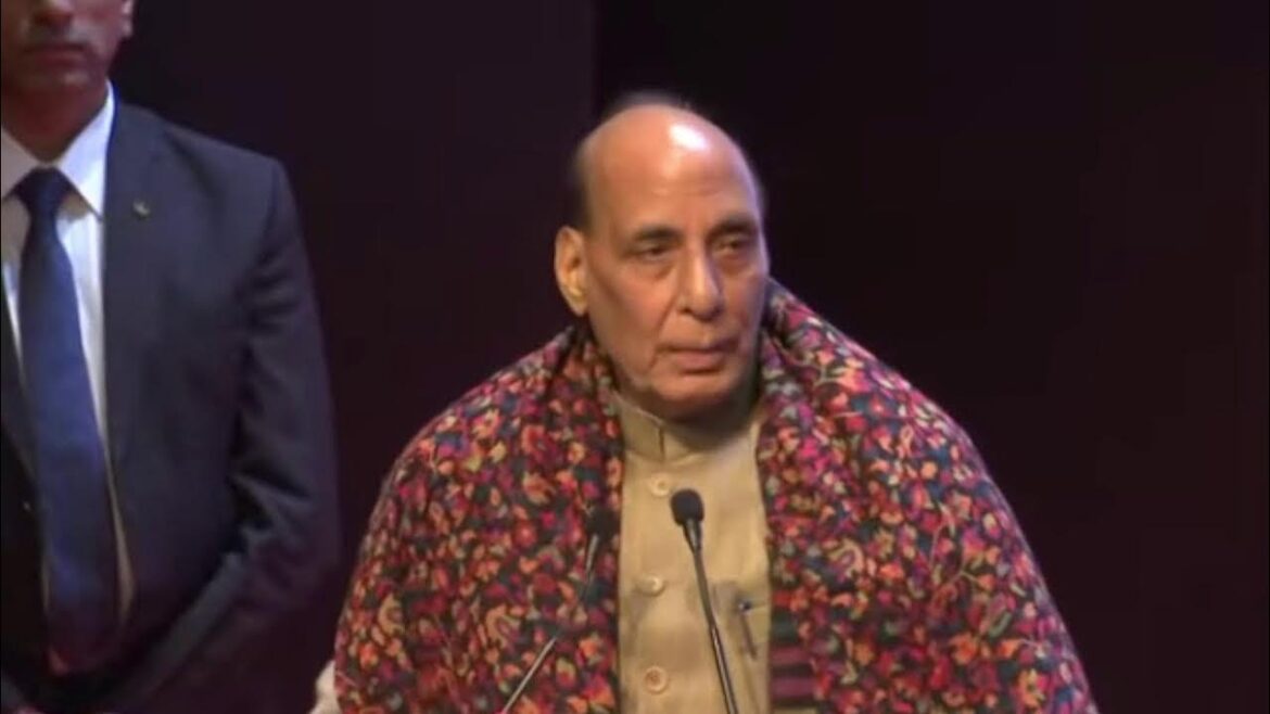 Defence Minister तथा उ0प्र0 के मुख्यमंत्री पूर्व प्रधानमंत्री भारत रत्न श्रद्धेय अटल बिहारी वाजपेयी जी की जन्म शताब्दी के उपलक्ष्य में सुशासन दिवस पर आयोजित कार्यक्रम में सम्मिलित हुए