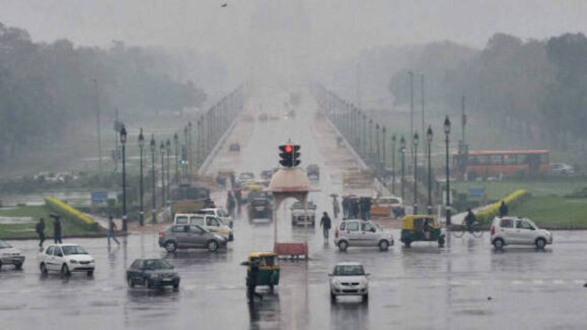 Delhi weather: दिल्ली-एनसीआर में बारिश का अलर्ट