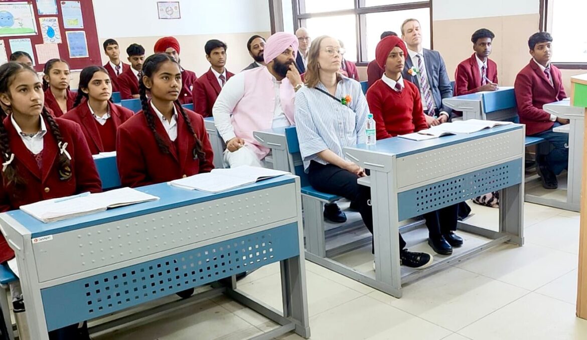 Punjab Govt मार्च में प्राइमरी स्कूल के दूसरे बैच के शिक्षकों को प्रशिक्षण के लिए फिनलैंड भेजेगी।