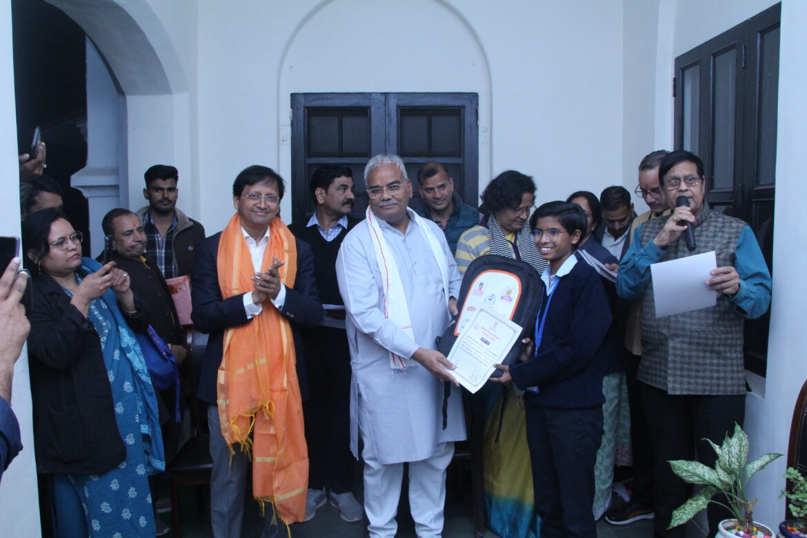 Education Minister Madan Dilawar ने राज्य की 2.27 लाख प्रतिभाशाली बेटियों को 90.35 करोड़ रुपये की पुरस्कार राशि वितरित की।