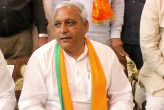 Haryana NEWS : हरियाणा के लोक निर्माण और लोक स्वास्थ्य इंजीनियरिंग मंत्री श्री एस. रणबीर गंगवा ने इस बात पर जोर दिया कि शिक्षा समाज को सही दिशा में ले जाने में महत्वपूर्ण भूमिका निभाती है। उन्होंने जोर देकर कहा कि छात्रों को अपनी शैक्षणिक गतिविधियों के साथ-साथ सांस्कृतिक गतिविधियों में भी शामिल होना चाहिए, क्योंकि इससे आत्मविश्वास बढ़ाने में मदद मिलती है।