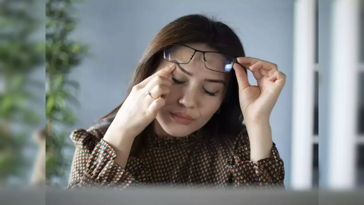 लंबे समय तक Screen देखने से आंखों पर गंभीर प्रभाव पड़ सकता है, बढ़ रहे हैं visual impairment के मामले