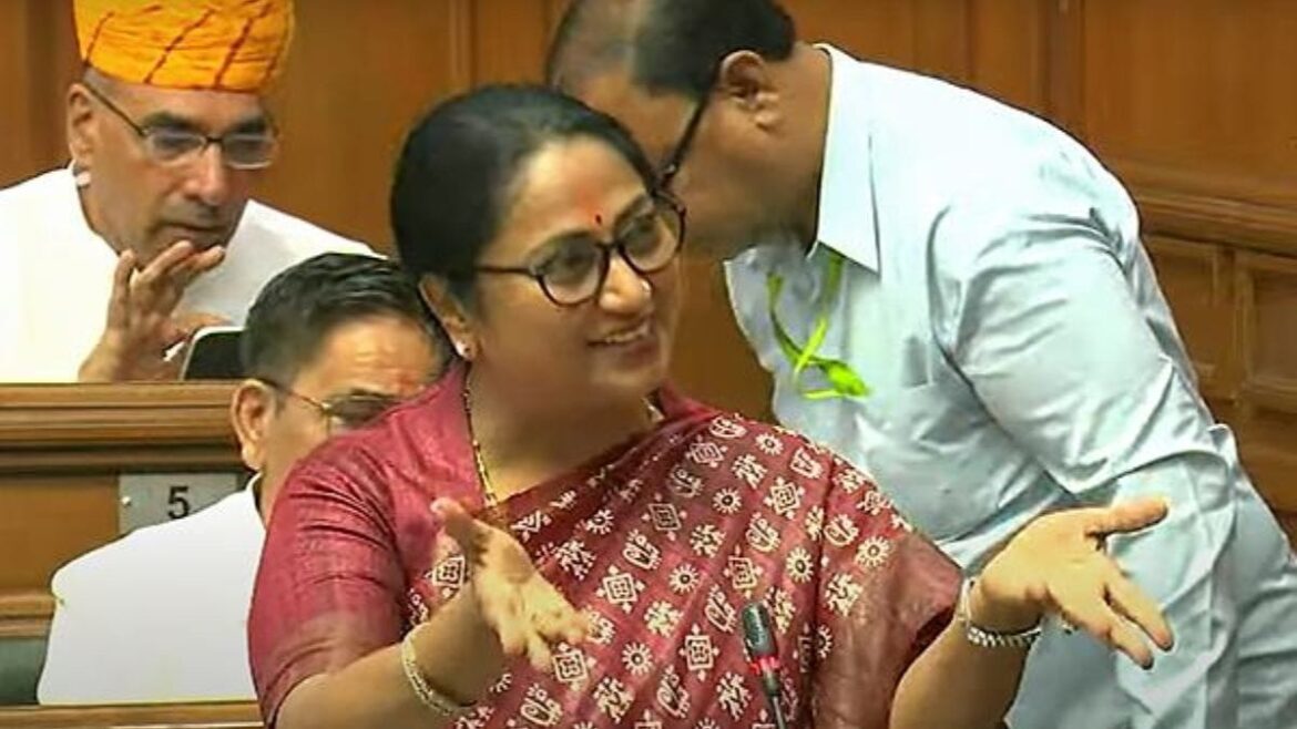 CM Rekha Gupta : दिल्ली के बजट में बिजली, पानी, यमुना सफाई, सीवर और सड़कों के लिए क्या प्रावधान किए गए हैं?