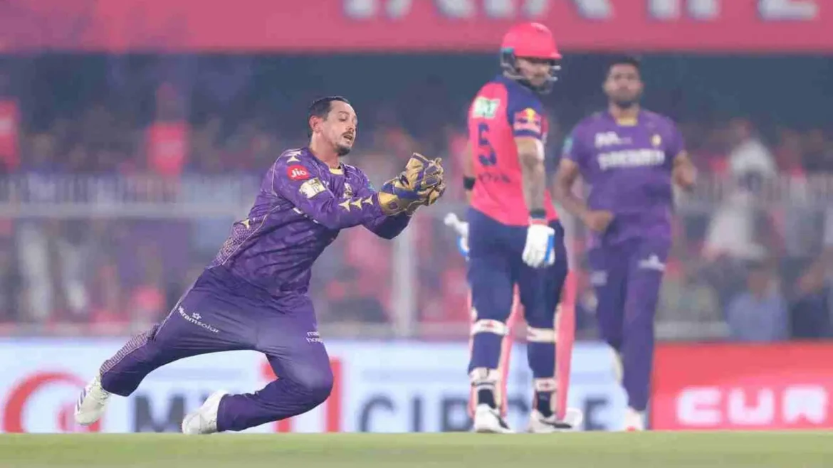 KKR के खिलाड़ी ने किया धोखा देने का प्रयास, अंपायर ने गैरकानूनी बैट के साथ रंगे हाथों पकड़ा।