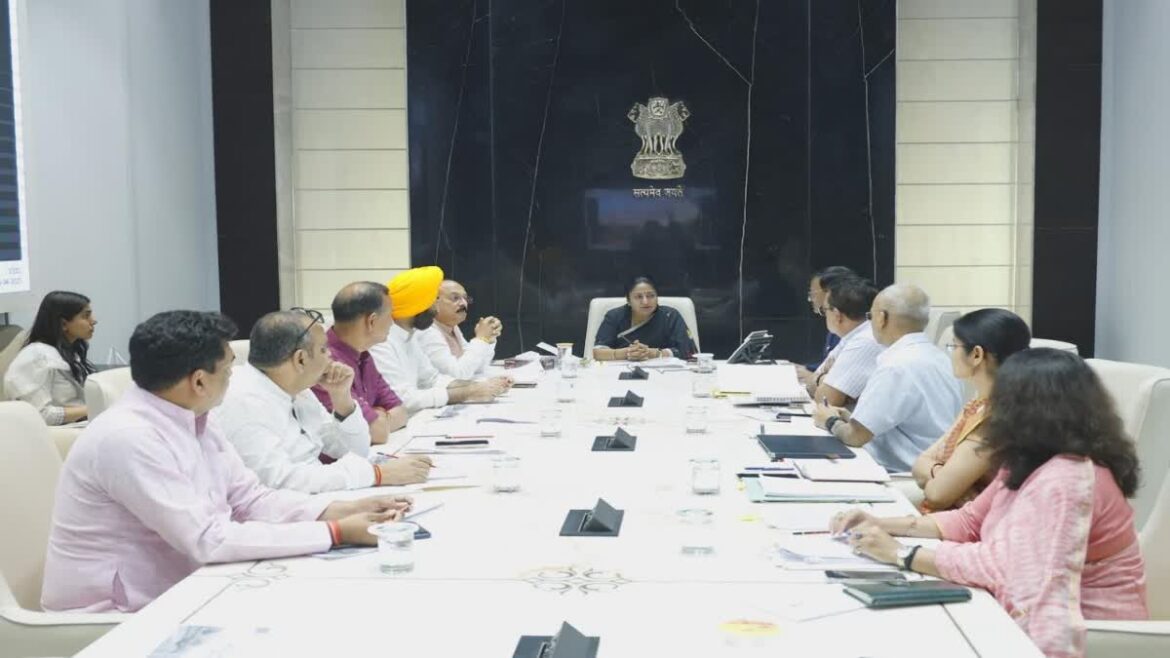 Delhi Govt ने मानसून के दौरान राहत देने के लिए एक्शन प्लान जारी किया है और इसके तहत हेल्पलाइन नंबर भी जारी किया गया है,