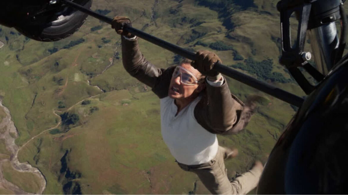 Mission Impossible 8: टॉम क्रूज की फिल्म ने धूम मचा दी, अमेरिका में रिलीज होने से पहले ही कमाए 100 करोड़ रुपए