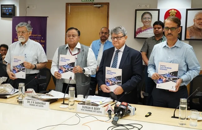 NITI Aayog ने “मध्यम उद्यमों के लिए नीति तैयार करने” पर रिपोर्ट जारी की