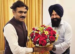 PUNJAB NEWS : जसवीर सिंह गढ़ी ने एनसीएससी अध्यक्ष किशोर मकवाना से मुलाकात की