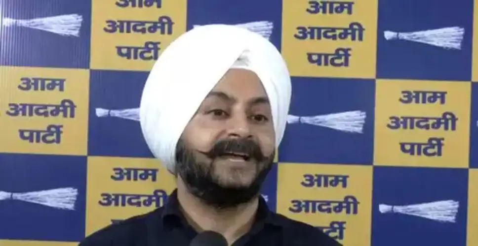 AAP नेता जरनैल सिंह ने आरोप लगाया कि CM Rekha Gupta ने करतारपुर साहिब का अपमान किया है, की माफी की मांग।