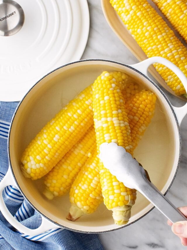 How is it more beneficial to eat corn, by boiling or roasting?