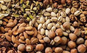 Dry fruits हर किसी के लिए फायदेमंद नहीं होते, किन लोगों को इनका सेवन करने से बचना चाहिए? जानें