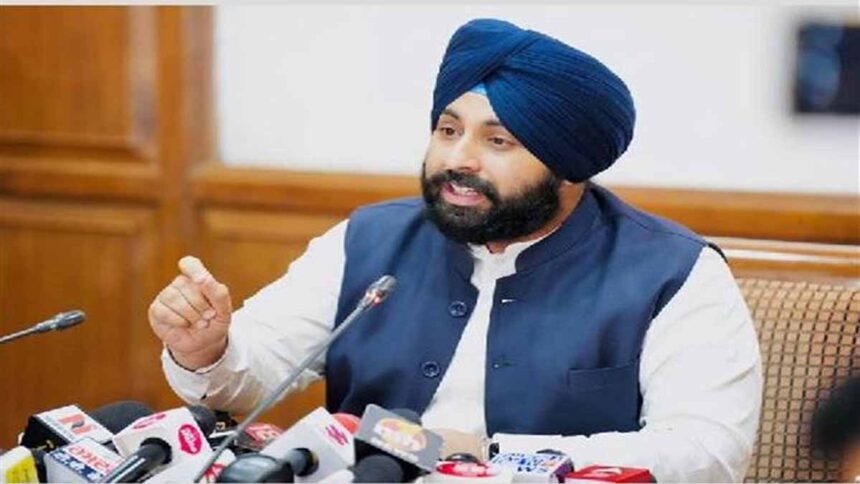 Minister Harjot Bains ने बेअदबी की घटनाओं और पंजाब में नशीली दवाओं की समस्या को लेकर अकाली दल और कांग्रेस की आलोचना की।