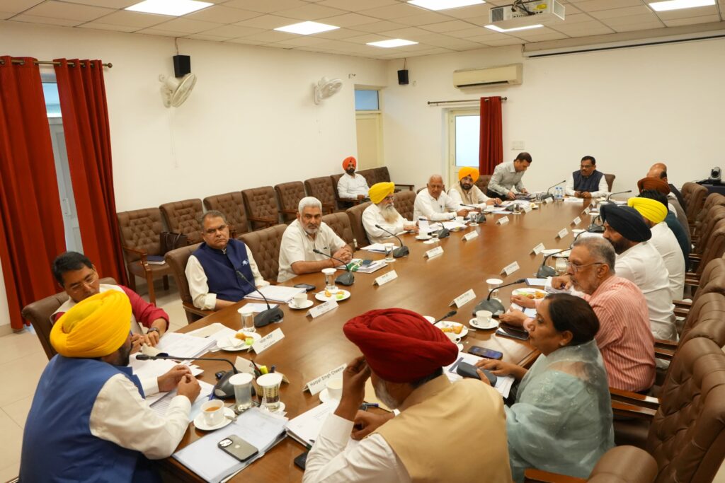 मुख्यमंत्री की अध्यक्षता में Punjab Cabinet ने पवित्र ग्रंथों के संरक्षण पर ऐतिहासिक विधेयक, 2025 को मंज़ूरी दी