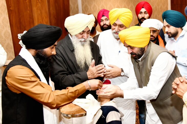 Jasvir Singh Garhi Pays Visit to Dr. Ambedkar Library at Bombay Hill