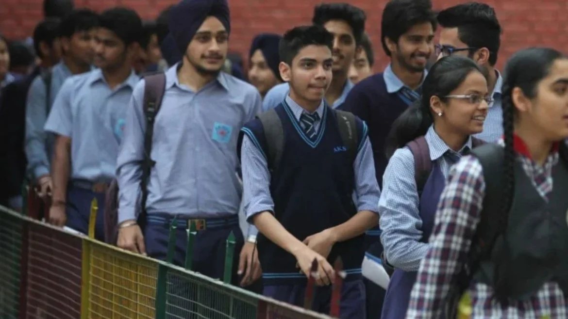 Punjab Govt : छात्रों को प्रेरित करने के लिए पंजाब के 115 सरकारी स्कूलों का नाम बदलकर प्रतिष्ठित व्यक्तियों के नाम पर रखा गया