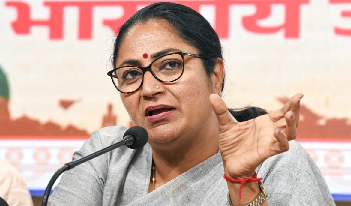 दिल्ली में जलभराव की स्थिति पर CM Rekha Gupta ने जताई गंभीर चिंता, अफसरों को दिए सख्त दिशा-निर्देश