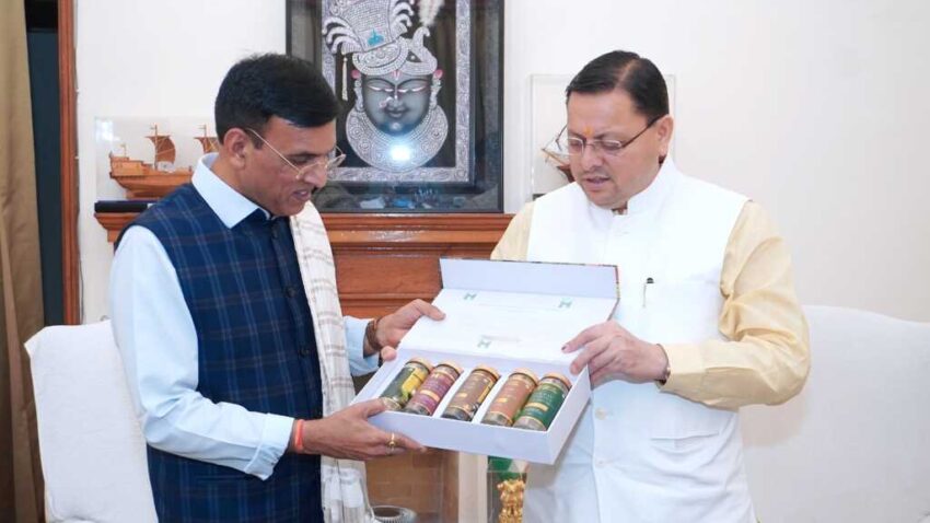 CM Pushkar Dhami ने मंत्री मनसुख से मुलाकात कर राज्य में खेल सुविधाएं उपलब्ध कराने के उद्देश्य से कई महत्वपूर्ण प्रस्तावों पर चर्चा की।