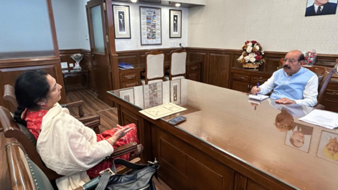 बागवानी Minister Mohinder Bhagat ने अधिकारियों को राज्य भर में फूलों की खेती को बढ़ावा देने के निर्देश दिए