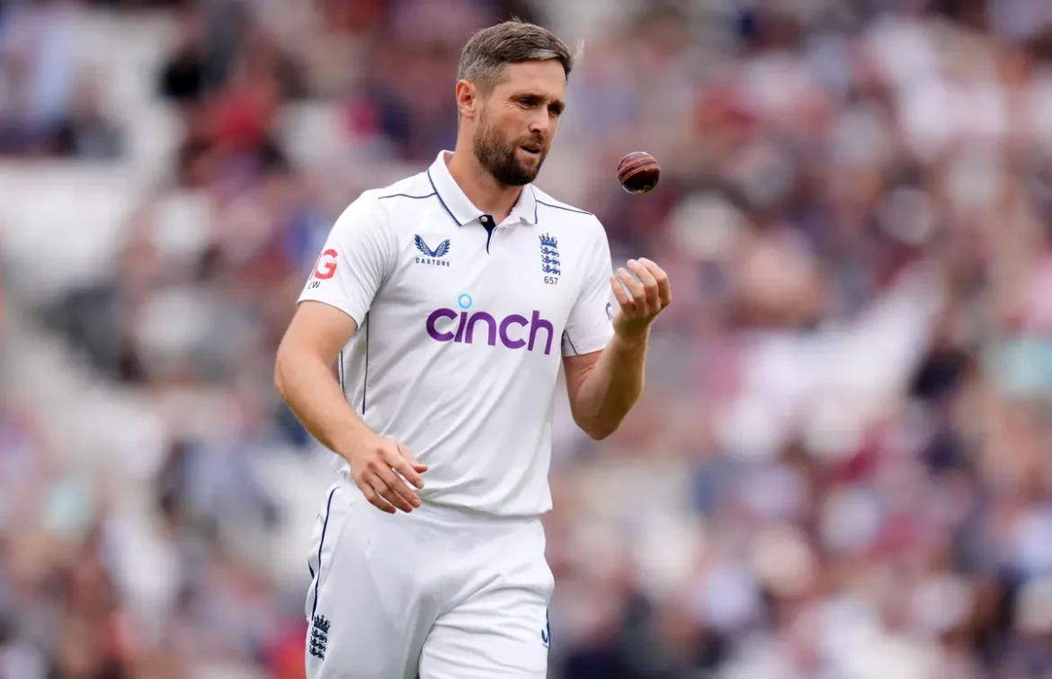 इंग्लैंड के पेसर Chris Woakes ओवल टेस्ट से हुए बाहर, सामने आई ये बड़ी वजह