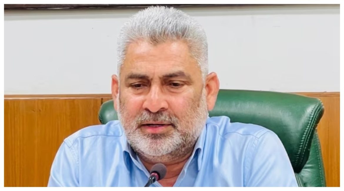 Minister Lal Chand Kataruchak ने आगामी धान खरीद सीजन की तैयारियों की समीक्षा की।