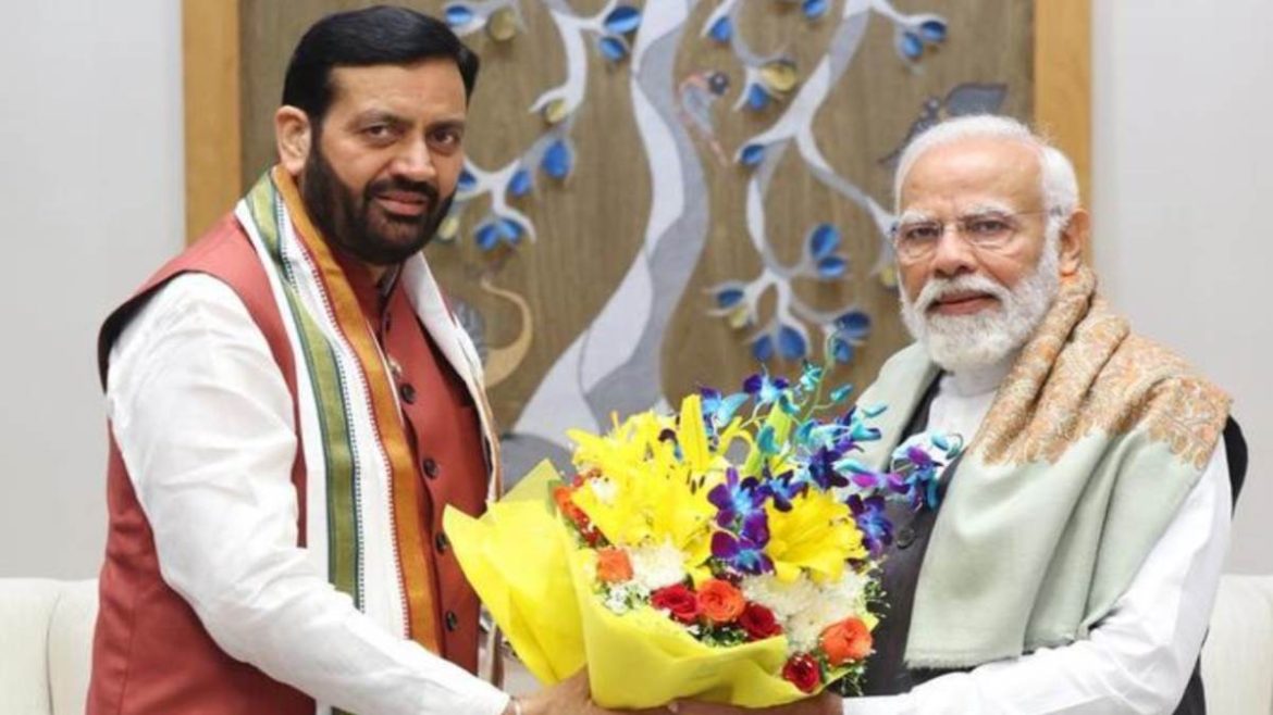 CM Nayab Singh Saini ने पीएम मोदी से मुलाकात की, हरियाणा के विकास और कल्याणकारी पहलों पर चर्चा की