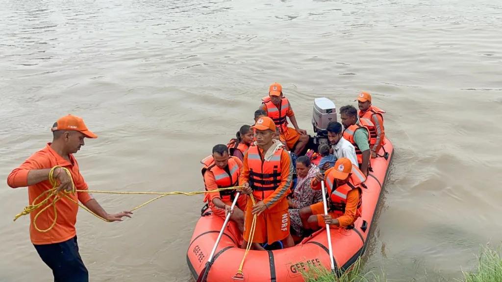 Minister Hardeep: सबसे अधिक प्रभावित 12 जिलों के लिए अतिरिक्त 35.50 करोड़ रुपये स्वीकृत किए गए हैं।