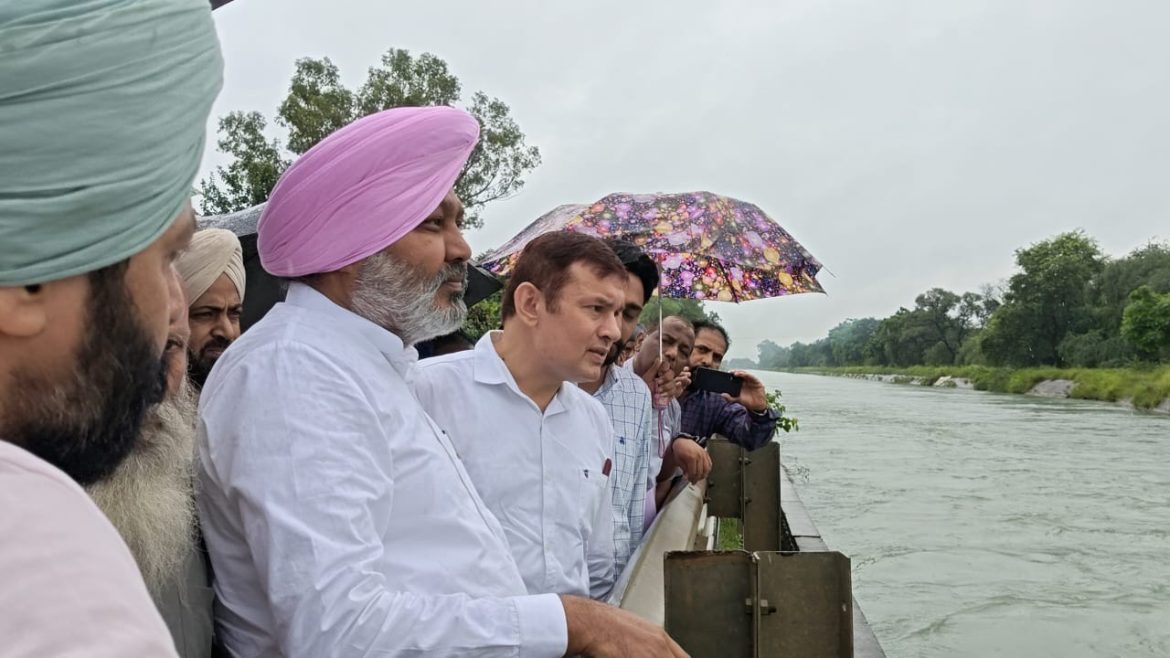 Minister Hardeep Mundian