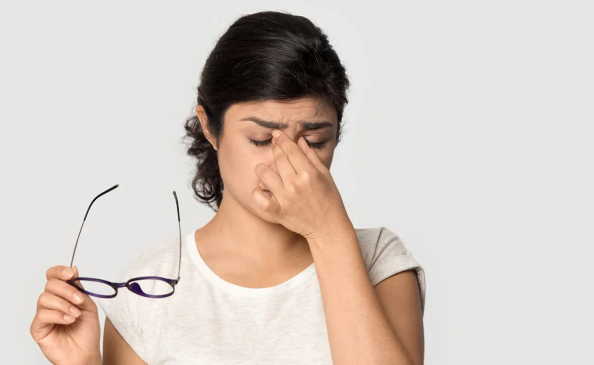 गलत खानपान से आंखों की रोशनी पर पड़ सकता है गंभीर असर, इन चीजों से करें तुरंत परहेज