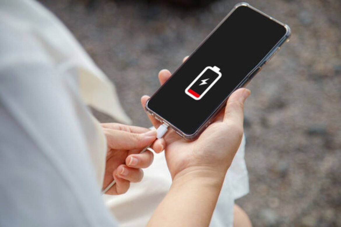 Long battery backup Tips: सिर्फ mAh नहीं, लंबा बैटरी बैकअप पाने के लिए इन चीजों पर भी दें ध्यान