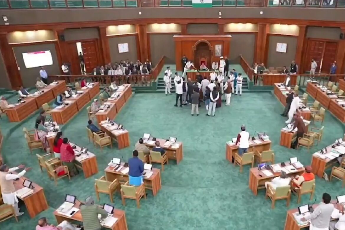 उत्तराखण्ड विधानसभा बनी देश की पहली संवैधानिक संस्था, RSS के योगदान को दी औपचारिक मान्यता