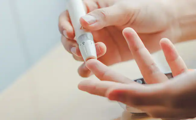 Dark Skin and Diabetes: क्या आपकी त्वचा का कालापन डायबिटीज का संकेत हो सकता है? जानिए कब हो जाएं सतर्क!