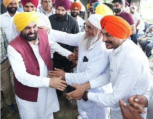 जमीनी स्तर पर दिख रहा ग्रामीण पंजाब में 'आप' सरकार की नीतियों का असर