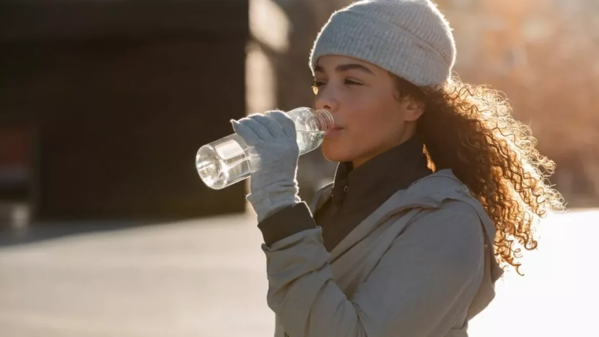 Winter Dehydration: ठंड में क्यों कम लगती है प्यास? जानें सर्दियों में डिहाइड्रेशन के कारण