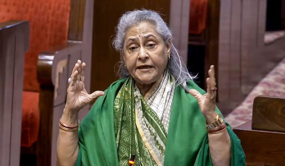 जया बच्चन के बयान पर पैपराजी नाराज, अगस्त्य नंदा की फिल्म ‘इक्कीस’ प्रमोशन पर उठे सवाल