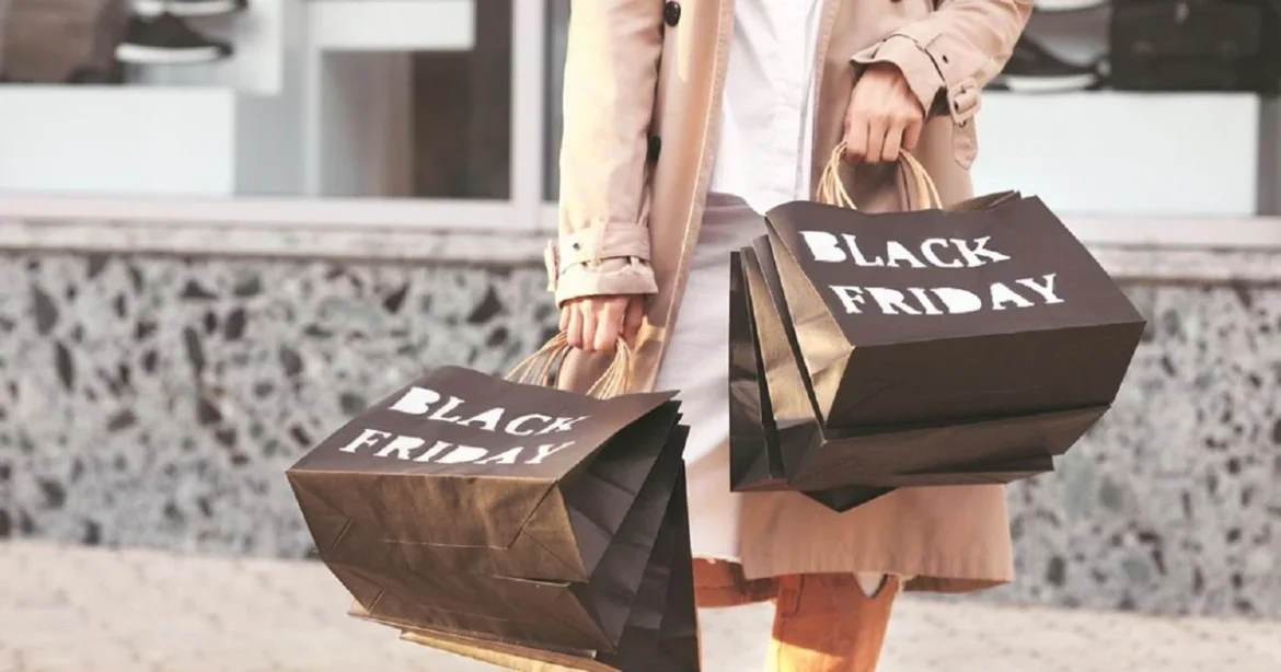 ब्लैक फ्राइडे 2025: एआई टूल्स से बढ़ी ऑनलाइन शॉपिंग, अमेरिका में खर्च 11.8 बिलियन डॉलर