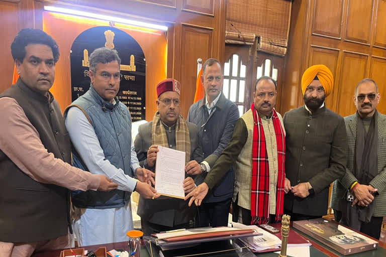 दिल्ली विधानसभा में हंगामा, मंत्री प्रवेश वर्मा ने नेता प्रतिपक्ष आतिशी के इस्तीफे की मांग की