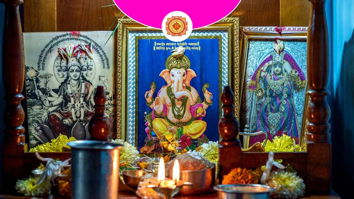 पूजाघर में भूलकर भी न रखें ये मूर्तियां, वरना बढ़ सकते हैं गृह क्लेश और दरिद्रता