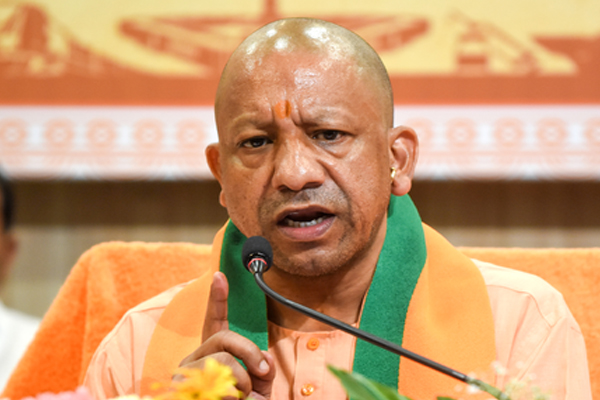 यूपी के पिछड़े ब्लॉकों में योगी सरकार की योजनाओं से शिक्षा, स्वास्थ्य और सौर ऊर्जा में बदलाव