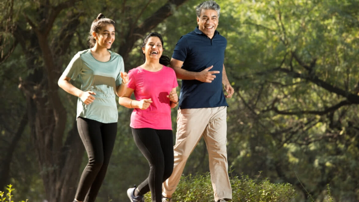 Heart Health Tips: सिर्फ सुबह टहलने से नहीं होगी हार्ट हेल्थ सही, जानें क्या-क्या है जरूरी