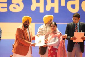 मेरिट का राज: मुख्यमंत्री भगवंत सिंह मान सरकार ने दीं 63,943 सरकारी नौकरियाँ, इलाज और बिजली भी मुफ्त